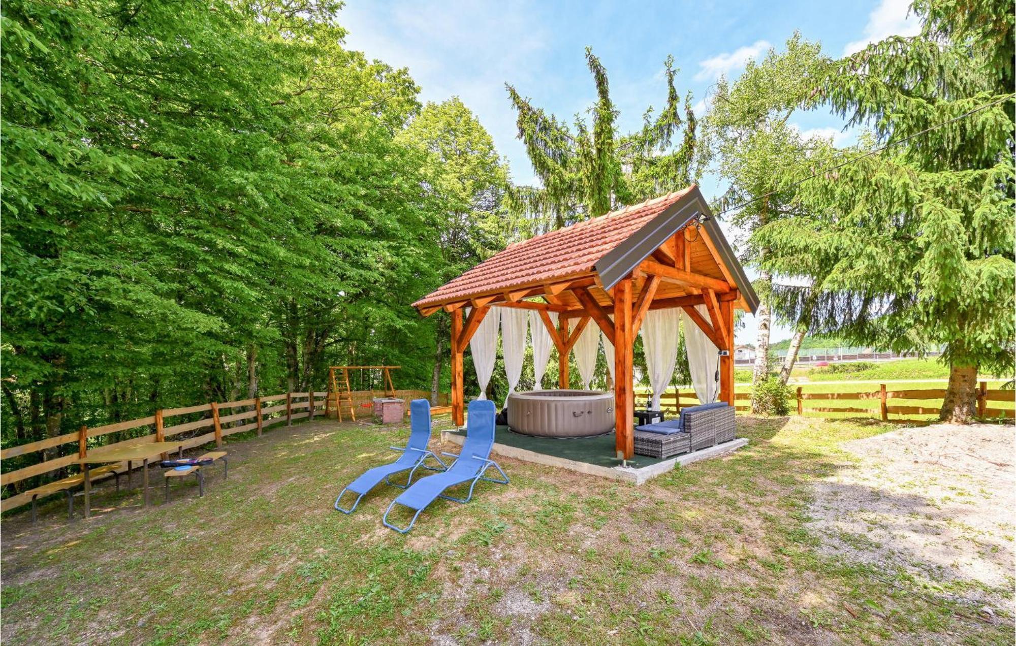 2 Bedroom Gorgeous Home In Gornje Stative Kültér fotó