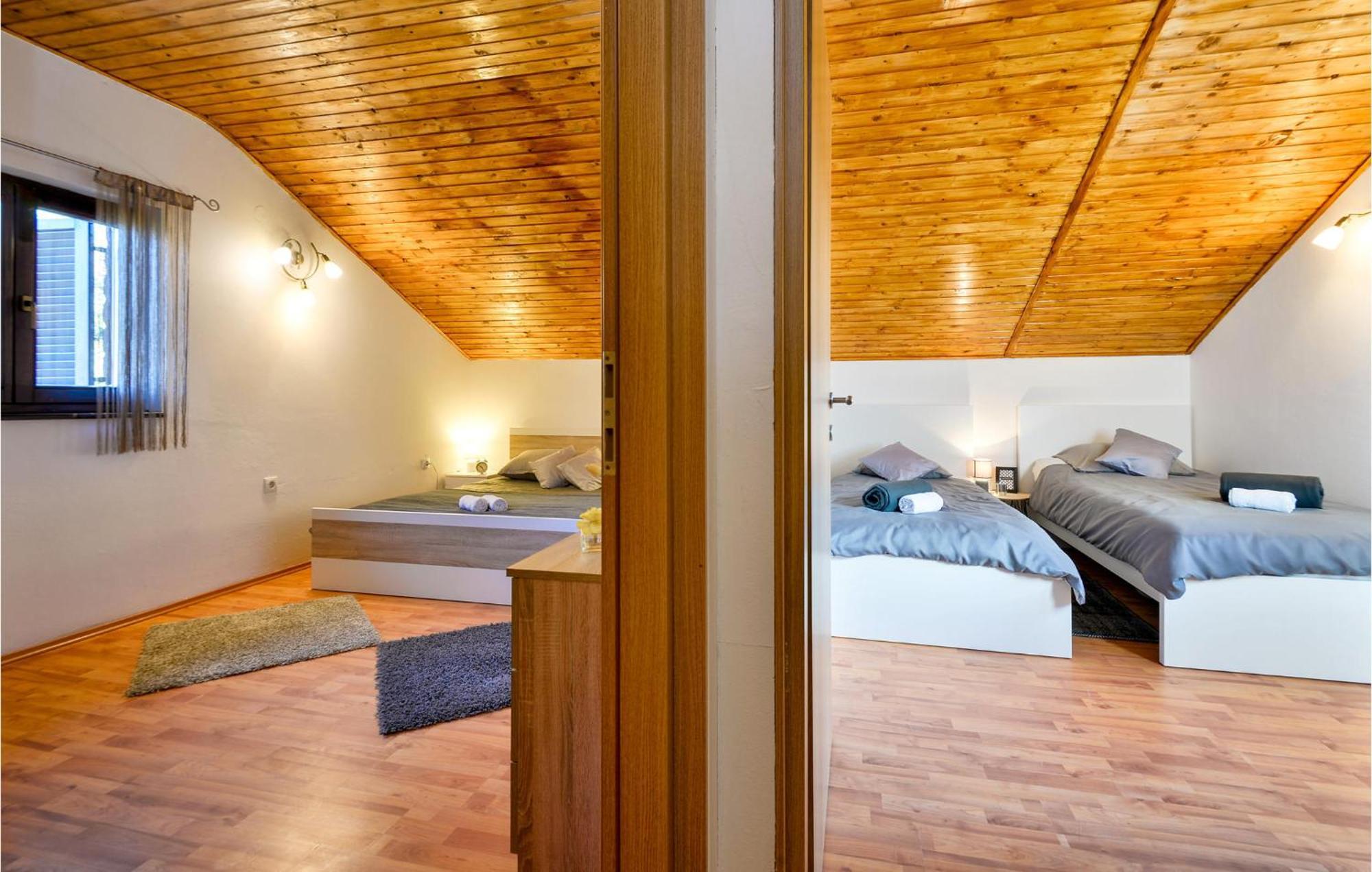 2 Bedroom Gorgeous Home In Gornje Stative Kültér fotó
